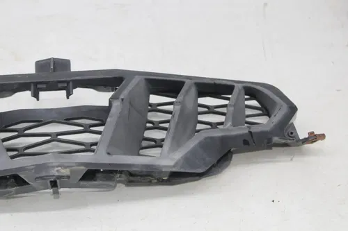 16 Can-am Commander 800r Xt front bumper cover grill grille