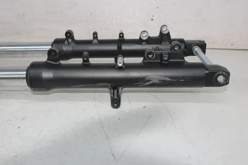 04-11 SUZUKI VSTROM 650 DL650 FRONT FORKS TRIPLE TREE CLAMP FORK TUBES (NICE)