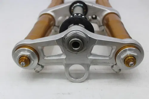 06-12 TRIUMPH DAYTONA 675 FRONT FORKS TRIPLE TREE CLAMP FORK TUBES (STRAIGHT)
