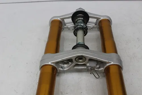 06-12 TRIUMPH DAYTONA 675 FRONT FORKS TRIPLE TREE CLAMP FORK TUBES (STRAIGHT)