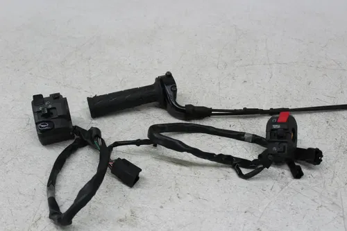 2008 KAWASAKI NINJA ZX6R ZX600P LEFT RIGHT CONTROL SWITCHES ON OFF W/ THROTTLE