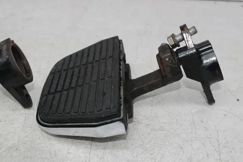 89 HARLEY-DAVIDSON TOUR GLIDE LEFT RIGHT REAR PASSENGER FOOT BOARD SET (READ)