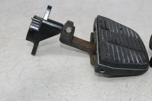 89 HARLEY-DAVIDSON TOUR GLIDE LEFT RIGHT REAR PASSENGER FOOT BOARD SET (READ)