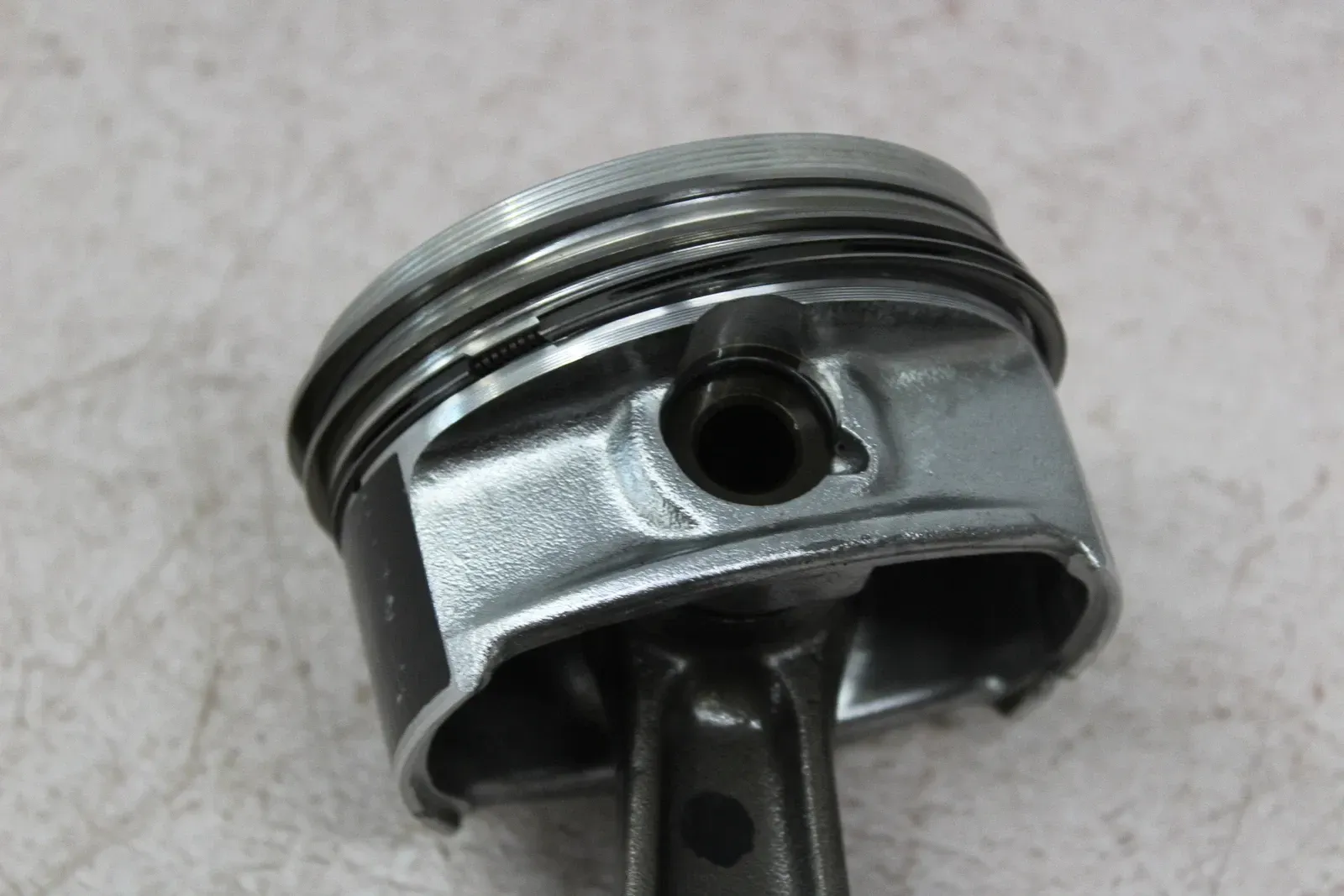 2001 DUCATI MONSTER 600 ENGINE MOTOR BLOCK PISTON W/ROD