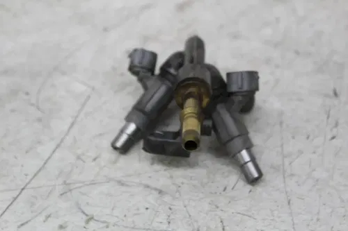 06 KAWASAKI VULCAN 2000 FUEL INJECTOR IINJECTORS W/ RAIL