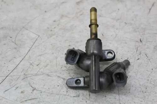06 KAWASAKI VULCAN 2000 FUEL INJECTOR IINJECTORS W/ RAIL