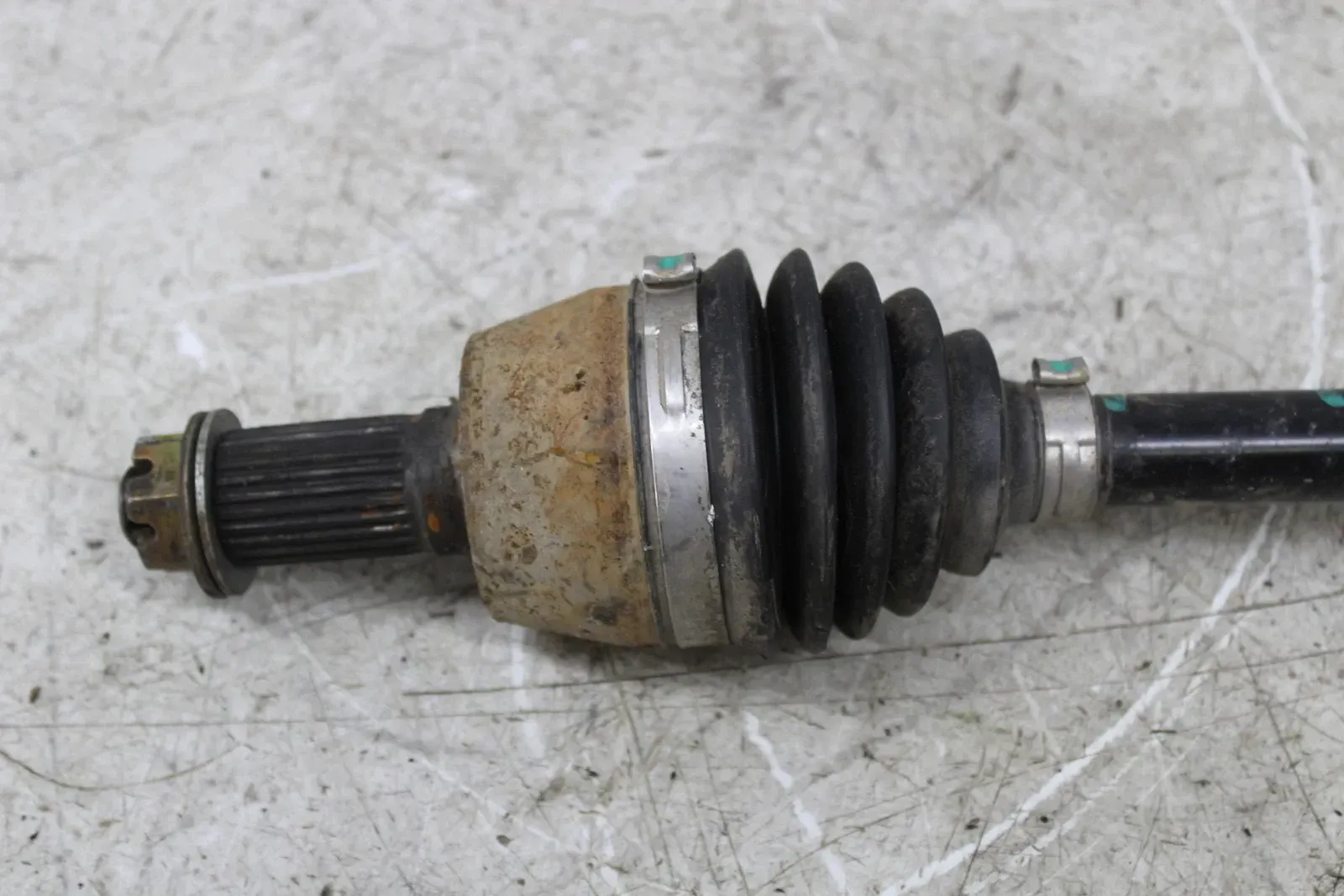 2016 Polaris Sportsman XP 1000 REAR LEFT CV AXLE BACK WHEEL PIVOT BOLT AXEL