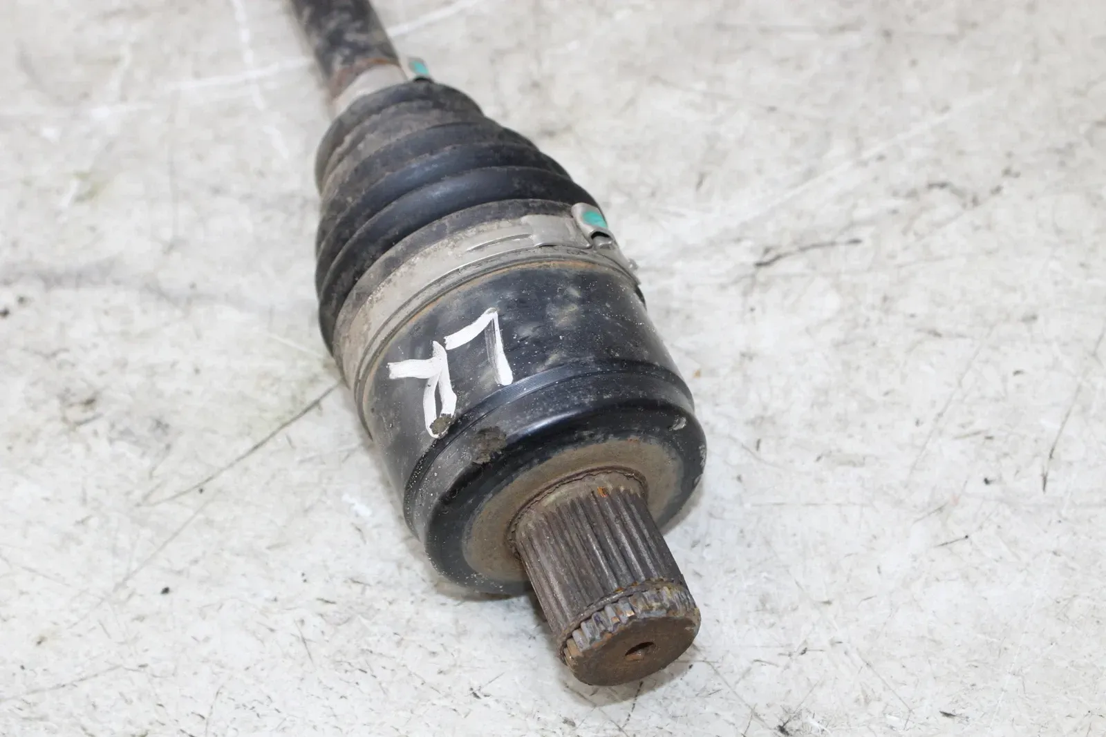 2016 Polaris Sportsman XP 1000 REAR LEFT CV AXLE BACK WHEEL PIVOT BOLT AXEL