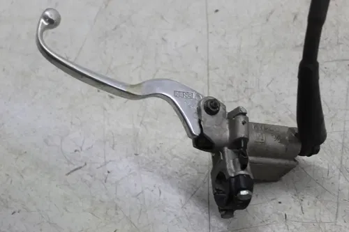 89 SUZUKI RM125 FRONT BRAKE MASTER CYLINDER W/ LEVER FRONT CALIPER BRAKES
