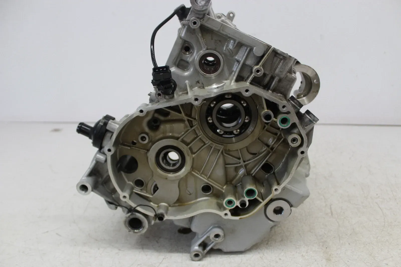 08-14 DUCATI MONSTER 696 ENGINE MOTOR CRANKCASE CRANK CASES BLOCK