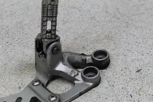 06-07 SUZUKI GSXR750 LEFT REAR BACK PASSENGER PEG