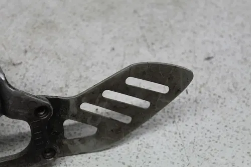 06-07 SUZUKI GSXR750 LEFT REAR BACK PASSENGER PEG