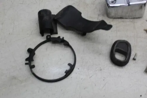 00-06 HARLEY-DAVIDSON DYNA WIDE GLIDE FXDWGI PARTS HARDWARE KICKSTAND LIGHT AXLE