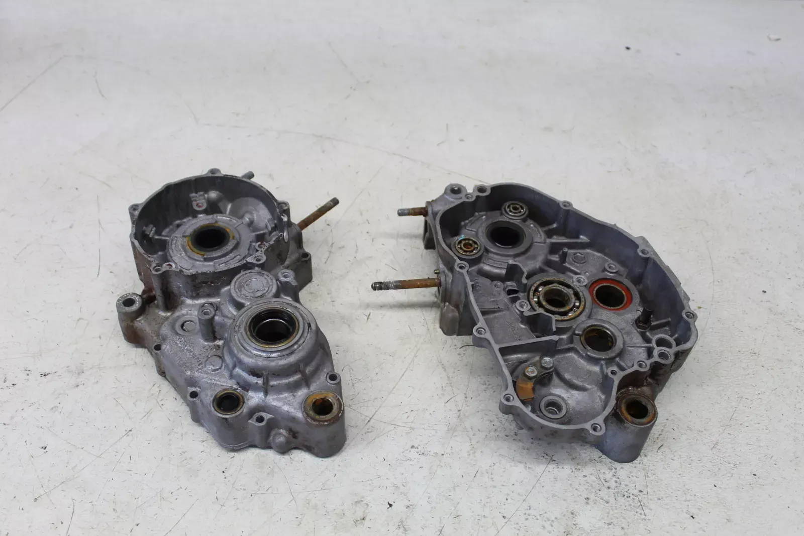 96-06 KAWASAKI KDX200 LEFT RIGHT ENGINE MOTOR CRANKCASE CRANK CASES BLOCK