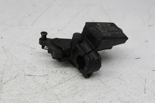 88-90 KAWASAKI NINJA ZX10 FRONT BRAKE MASTER CYLINDER