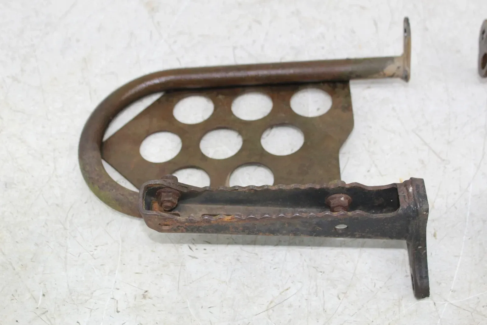 2002 YAMAHA BEAR TRACKER 250 YFM250B LEFT RIGHT FOOT HEEL REST PEG STEP PEGS