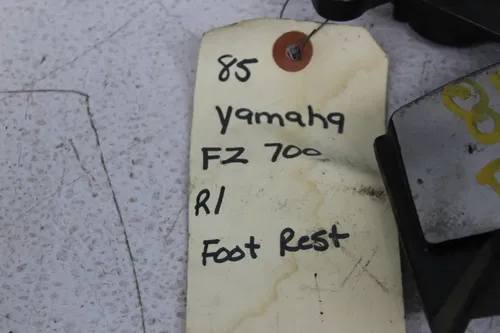 YAMAHA PEG & BRACKET PART LOT