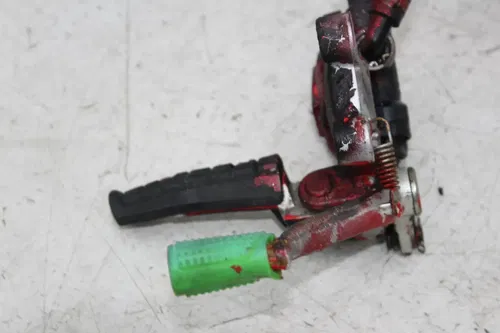 98-04 TRIUMPH SPRINT 955 RIGHT REARSET DRIVER PEG MASTER CYLINDER BRAKE CALIPER