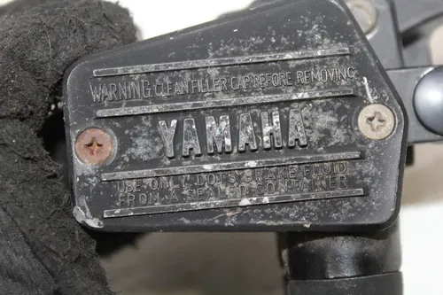 87 YAMAHA FZ600 FRONT BRAKE CALIPER PAIR CALIPERS MASTER CYLINDER