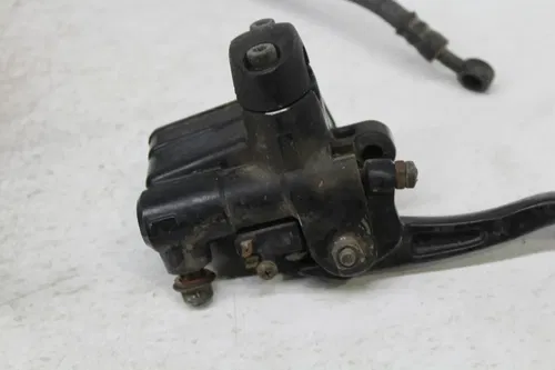 87 YAMAHA FZ600 FRONT BRAKE CALIPER PAIR CALIPERS MASTER CYLINDER