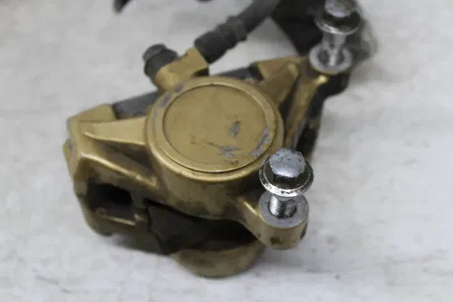 87 YAMAHA FZ600 FRONT BRAKE CALIPER PAIR CALIPERS MASTER CYLINDER