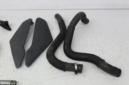 04-05 SUZUKI GSXR600 PARTS HARDWARE NUTS BOLTS AXLE TURN SIGNAL SPROCKET MIRROR