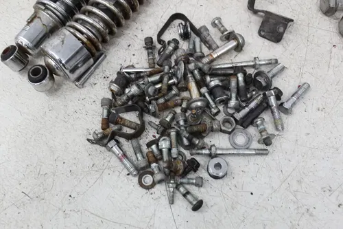 04-06 HARLEY-DAVIDSON SPORTSTER 1200 XL1200C PARTS HARDWARE BOLTS COVER SHOCKS