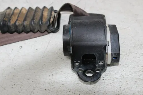 16-18 YAMAHA WOLVERINE YXE700 RIGHT PASSENGER SEAT BELT LATCH