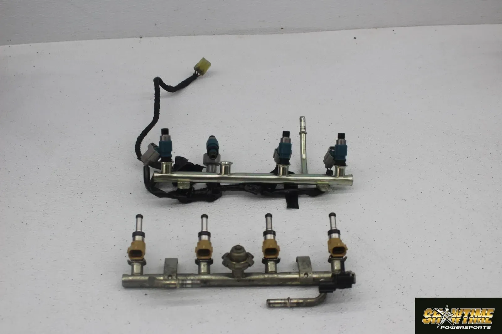 06-07 YAMAHA YZF R6 MAIN PRIMARY SECONDARY FUEL INJECTORS TOP AIRBOX GAS RAIL