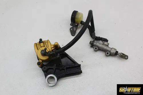 05-06 KAWASAKI NINJA ZX6R ZX636 REAR BACK BRAKE CALIPER W MOUNT MASTER CYLINDER