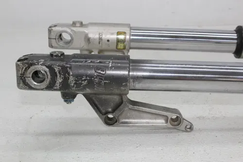 00 BUELL LIGHTNING X1 FRONT FORKS SHOCK SUSPENSION LOWER TREE CLAMP (READ)