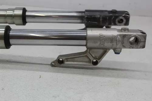 00 BUELL LIGHTNING X1 FRONT FORKS SHOCK SUSPENSION LOWER TREE CLAMP (READ)