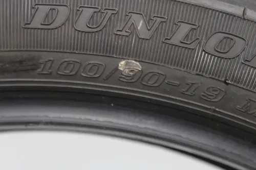 HARLEY DAVIDSON DUNLOP D401F 100/90-19 M/C 57H FRONT TIRE (TREAD:4/32NDS)