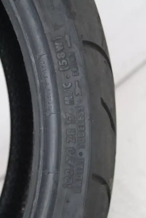 CONTINENTAL CONTIMOTION Z FRONT TIRE 120/70 ZR17 58W 4/32NDS TREAD