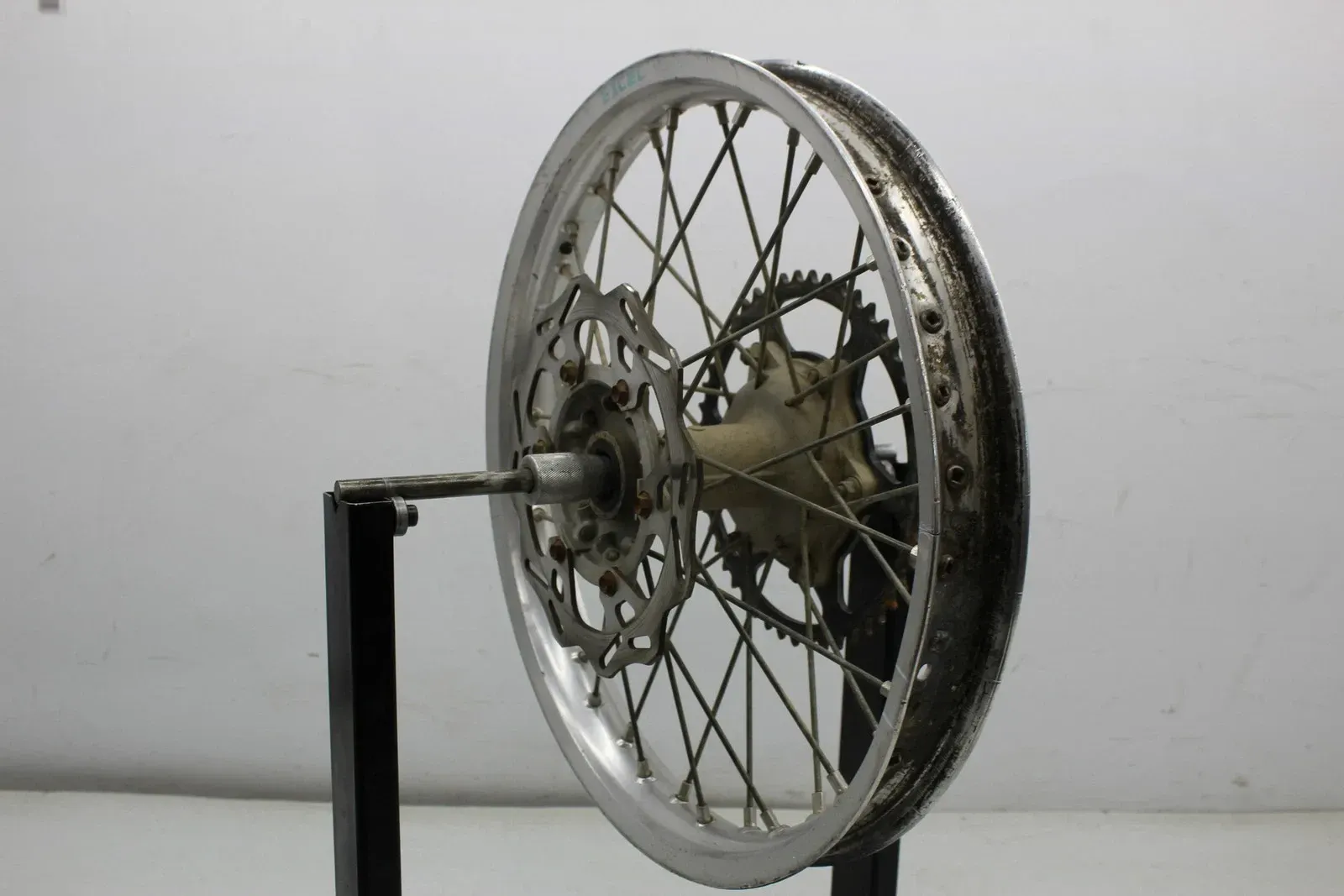 06-09 YAMAHA YZ250F REAR BACK WHEEL RIM HUB