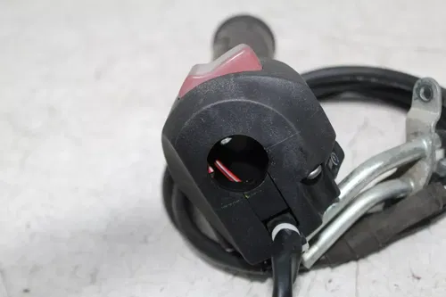 15-18 YAMAHA YZF R3 LEFT RIGHT CONTROL SWITCH SWITCHES ON OFF TURN SIGNAL (READ)