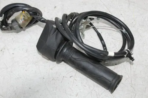 15-18 YAMAHA YZF R3 LEFT RIGHT CONTROL SWITCH SWITCHES ON OFF TURN SIGNAL (READ)