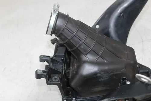 22 YAMAHA YZ250F AIR CLEANER FILTER BOX