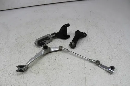 2004 HARLEY-DAVIDSON SPORTSTER 1200 ROADSTER XL1200R LEFT PEG W SHIFTER