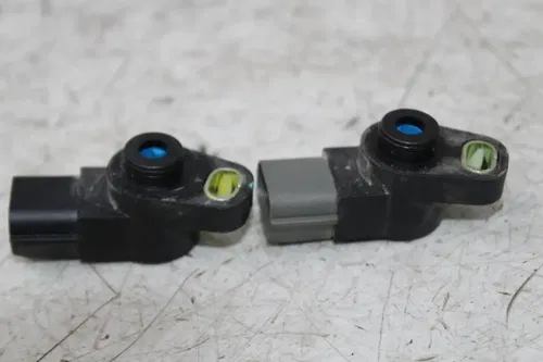 19 KAWASAKI NINJA 1000 TPS THROTTLE POSITION SENSOR PAIR
