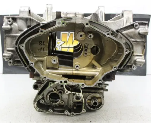 01-05 HONDA GOLDWING 1800 GL1800 ENGINE MOTOR CRANKCASE CRANK CASES BLOCK