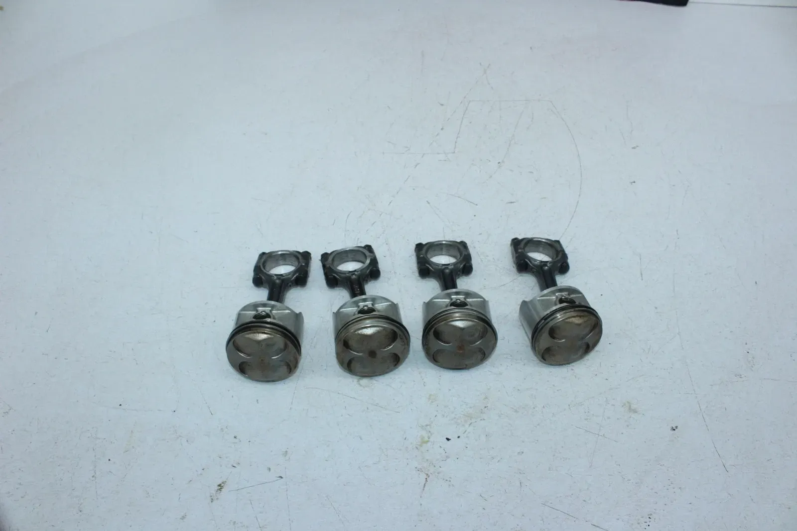 1986 HONDA MAGNA 700 VF700C ENGINE MOTOR BLOCK PISTONS W/RODS