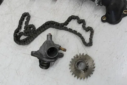 04-05 SUZUKI GSXR600 ENGINE PARTS PISTON STARTER HOSE TIMING GUIDE HEAT EXCHANGE