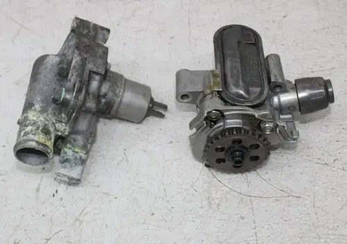 04-07 HONDA SHADOW AERO 750 ENGINE WATER OIL PUMP