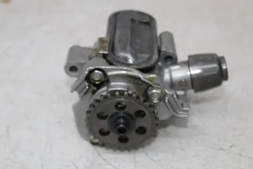 04-07 HONDA SHADOW AERO 750 ENGINE WATER OIL PUMP