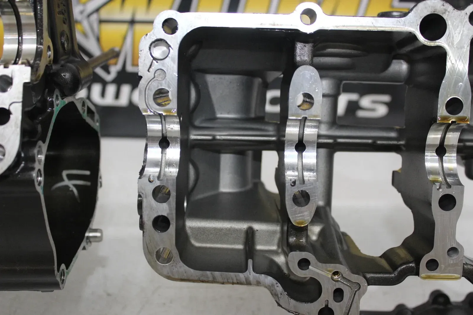 04-06 YAMAHA YZF R1 ENGINE MOTOR CRANKCASE CRANK CASES BLOCK