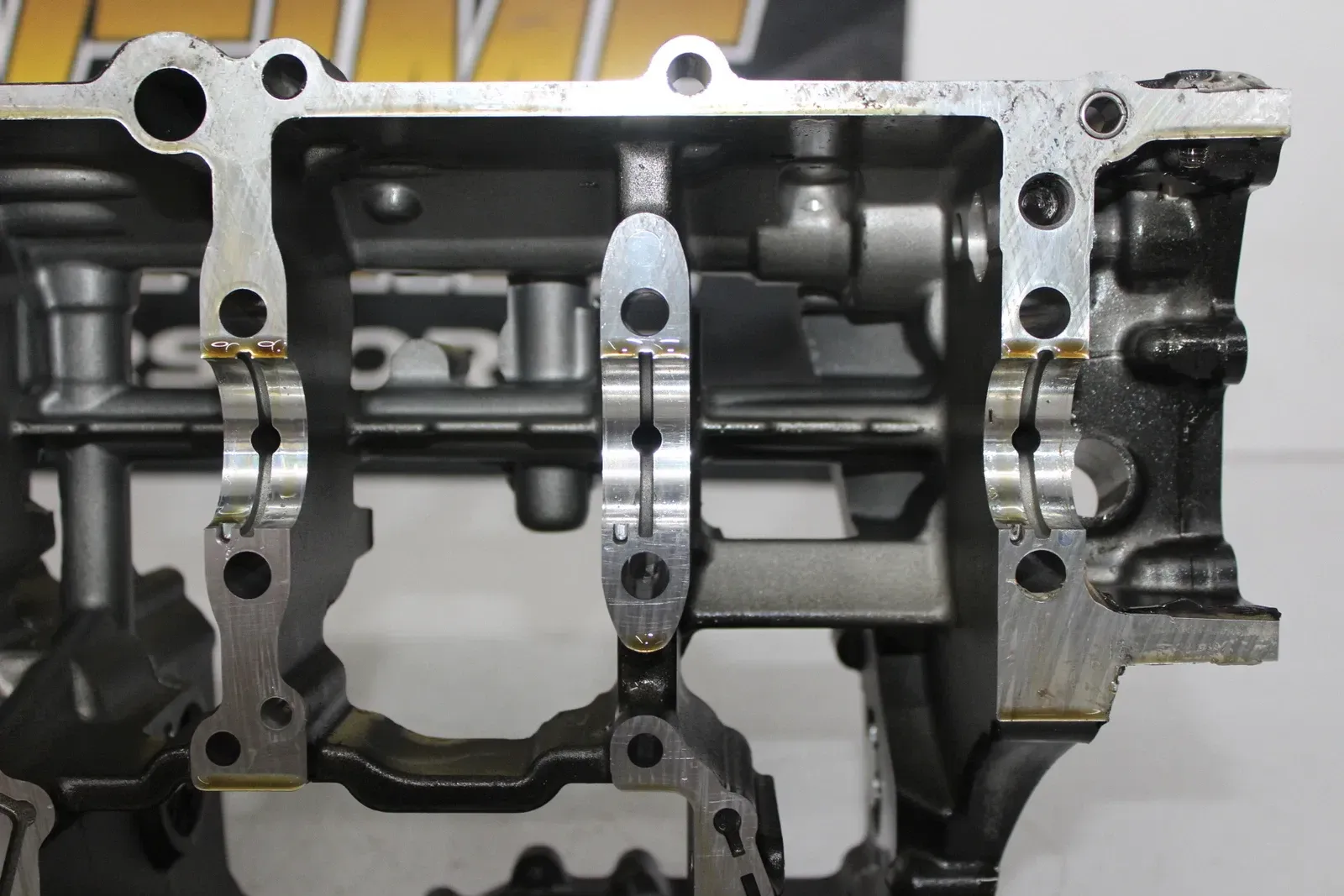 04-06 YAMAHA YZF R1 ENGINE MOTOR CRANKCASE CRANK CASES BLOCK