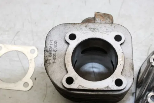 01 YAMAHA YJ50 VINO ATHENA ENGINE MOTOR CYLINDER HEAD