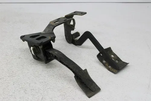 15 POLARIS RANGER XP 900 EPS GAS AND BRAKE PEDAL ASSEMBLY