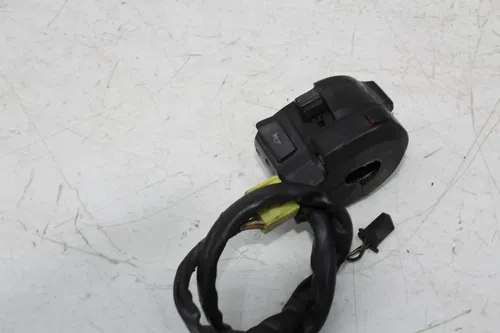 05-06 SUZUKI GSXR1000 LEFT RIGHT CONTROL SWITCH SWITCHES ON OFF TURN SIGNAL